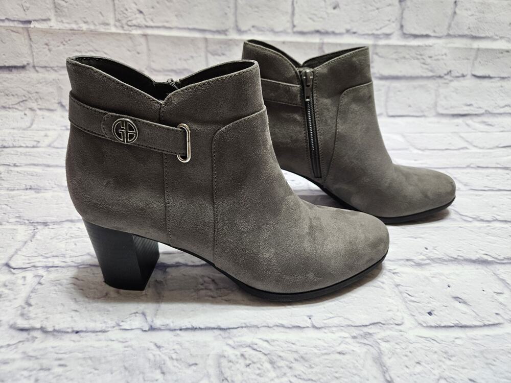 Giani Bernini Women’s Gray Suede Ankle Boots Bootie Block Heel Zip Size 10M EUC